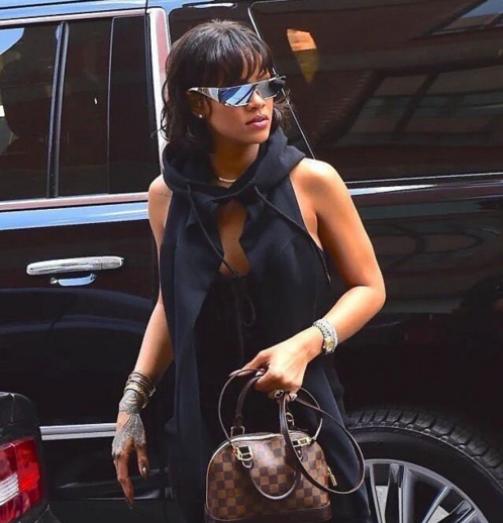 Солнцезащитные очки Rihanna Dior купить в Москве, цена