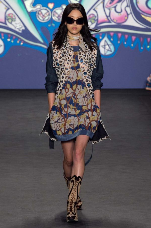 Модный показ Anna Sui для сезона 2015