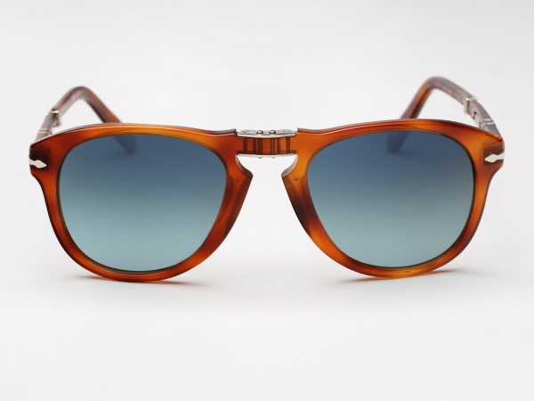 Очки Persol 714: медовые с градиентными серо-голубыми линзами