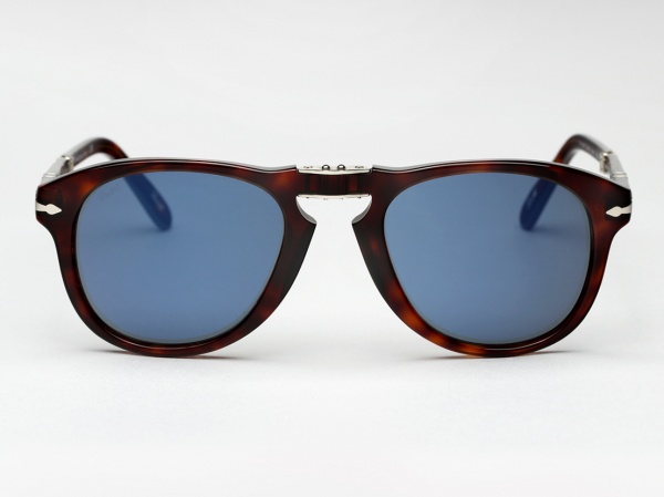 Очки Persol 714: черепаха с голубыми линзами