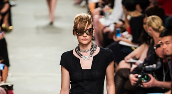 Солнцезащитные очки Chanel сезона осень-зима 2013-2014, модные кошачьи глаза