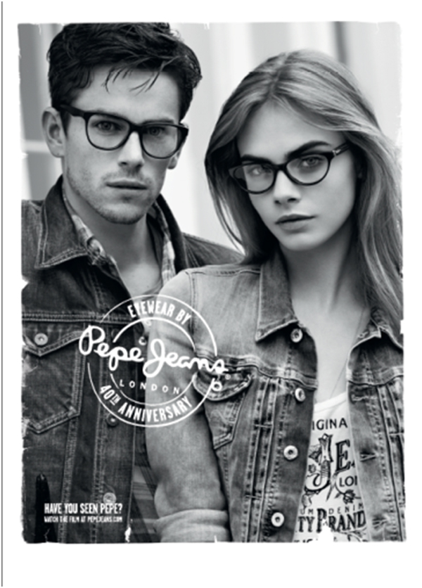 Кара Делевинь в оправе для очков Pepe Jeans