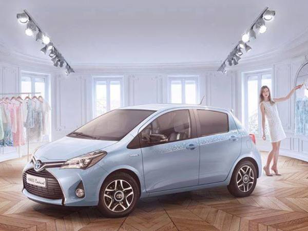 Toyota Yaris Hybrids Cacharel купить цена