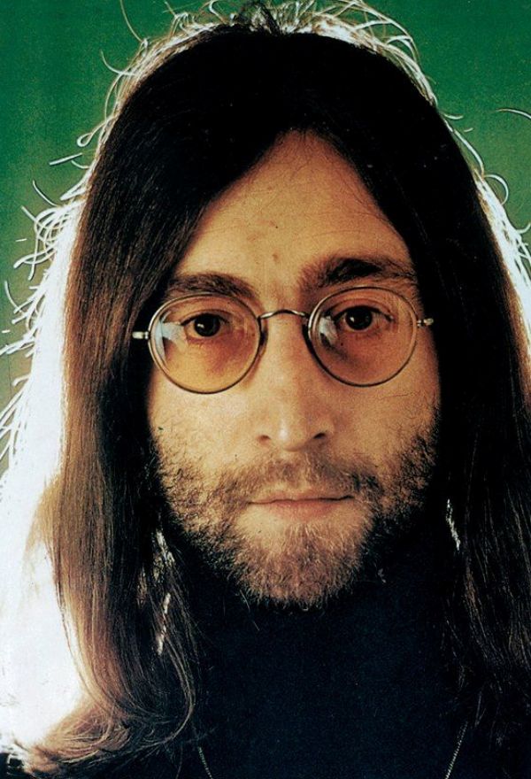 Символ 60-х — круглые очки «тишейды», как у Джона Леннона