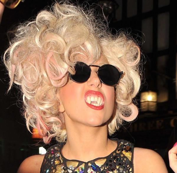 Леди Гага выбирает модель Jean Paul Gaultier 56-8171