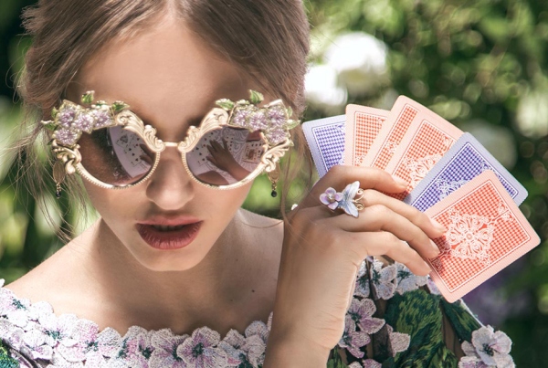 Солнцезащитные очки Dolce & Gabbana купить в Москве, цена, интернет
