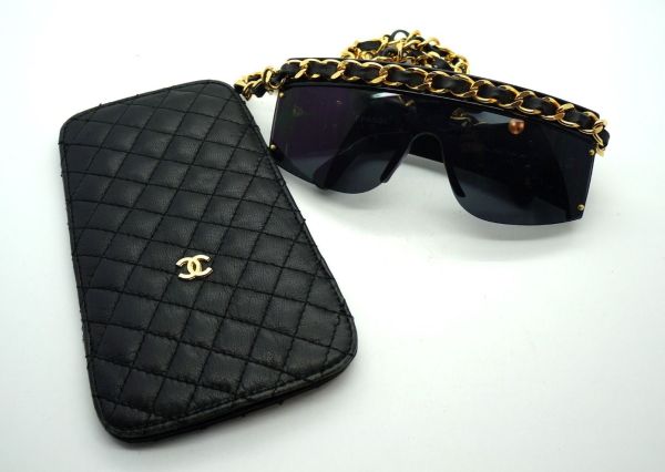 Солнцезащитные очки Chanel 0027 с кожаным чехлом