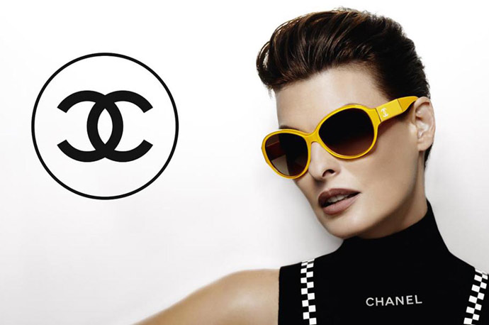 Линда Евангелиста в очках Chanel 2012