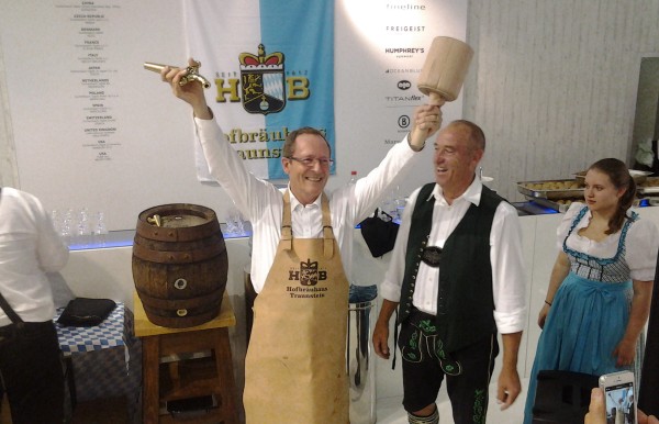 красочный праздник «October first» красочный праздник «October first»