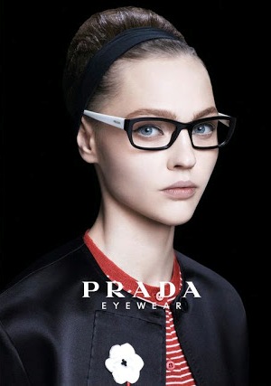 Оправы для очков Prada 2013: классические прямоугольные очки