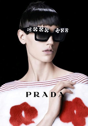 Солнцезащитные очки Prada 2013: крупные цветы