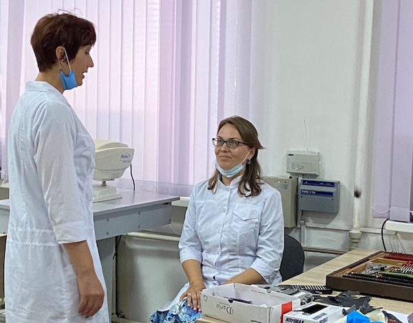 Обучение на оптометриста проводится в соответствии с государственным образовательным стандартом и Профессиональным стандартом «Специалист в области медицинской оптики и оптометрии» Обучение на оптометриста проводится в соответствии с государственным образовательным стандартом и Профессиональным стандартом «Специалист в области медицинской оптики и оптометрии»