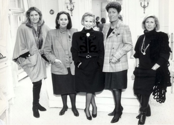 5 сестер Fendi, слева направо: Франка, Паола, Анна, Карла, Альда.