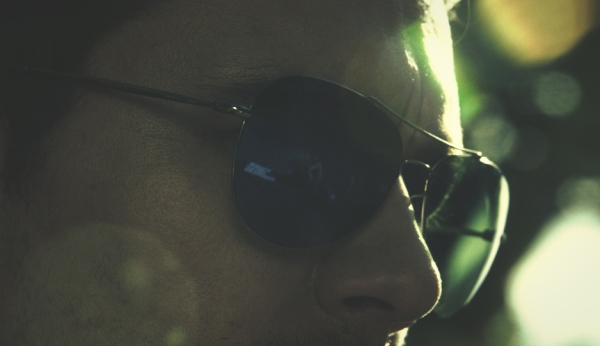 Джеймс Франко (James Franco) в солнцезащитных очках Gucci Techno Color