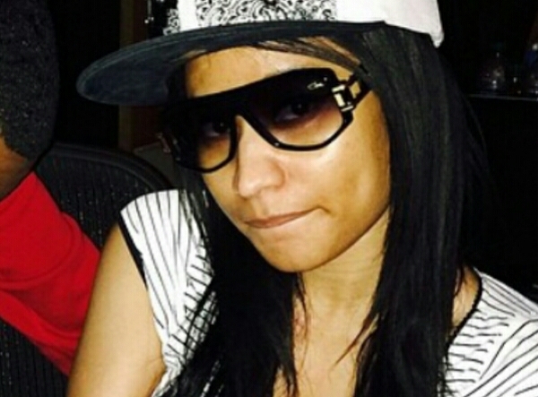 Nicki Minaj носит солнцезащитные очки Cazal 