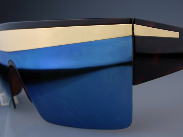 Винтажные солнцезащитные очки GIANNI VERSACE 676 купить в Москве ценакупить в Москве цена