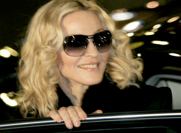 Мадонна в солнцезащитных очках Ic! Berlin