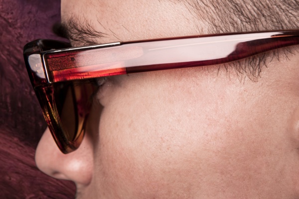 Солнцезащитные очки Linda Farrow & Krisvanassche. Ретро формы для мужчин, 2014